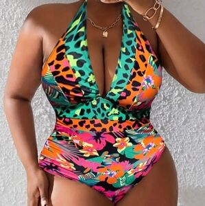 Plus Size Leopard & Floral Print One-piece Swimsuit - Flattering V Neck Design !